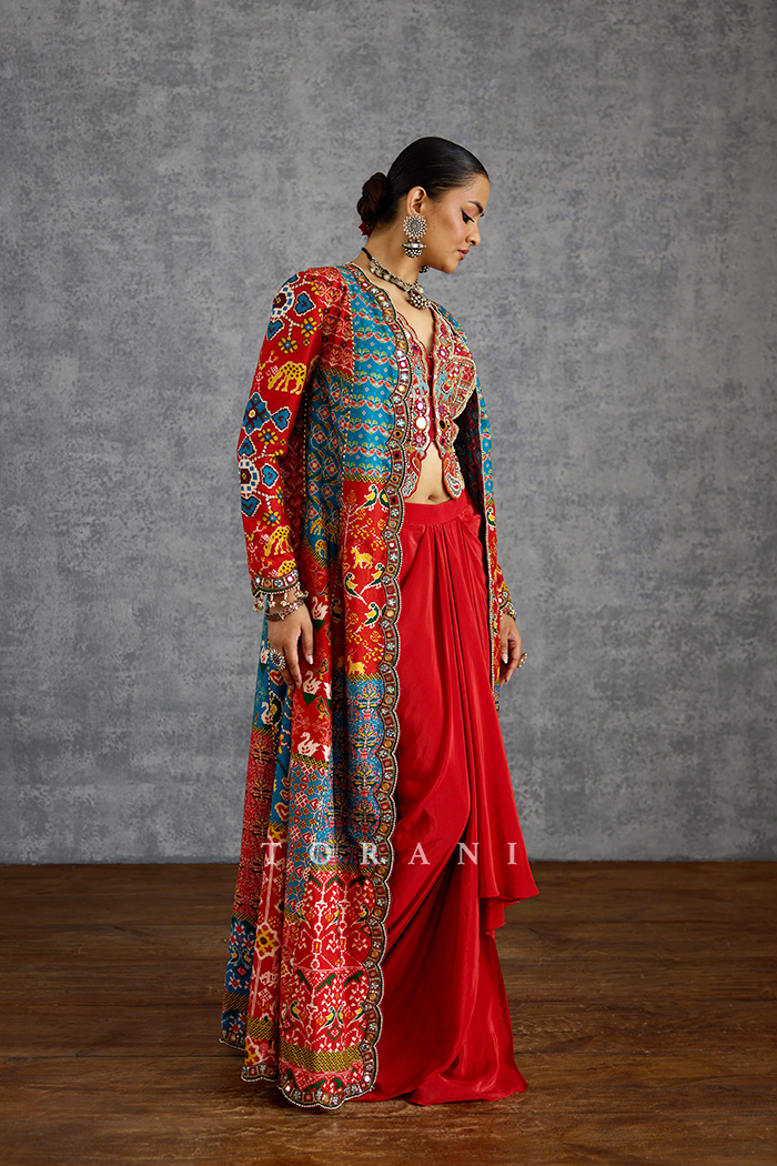 Sunehra Varnaabha Jacket Set