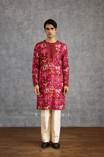 Chitrit Surkh Kurta Set