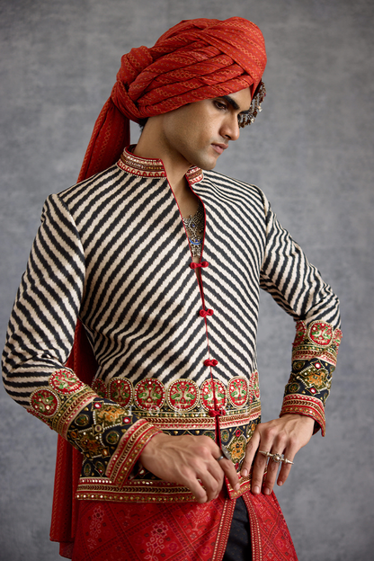 Raktika Kesari Jacket Set
