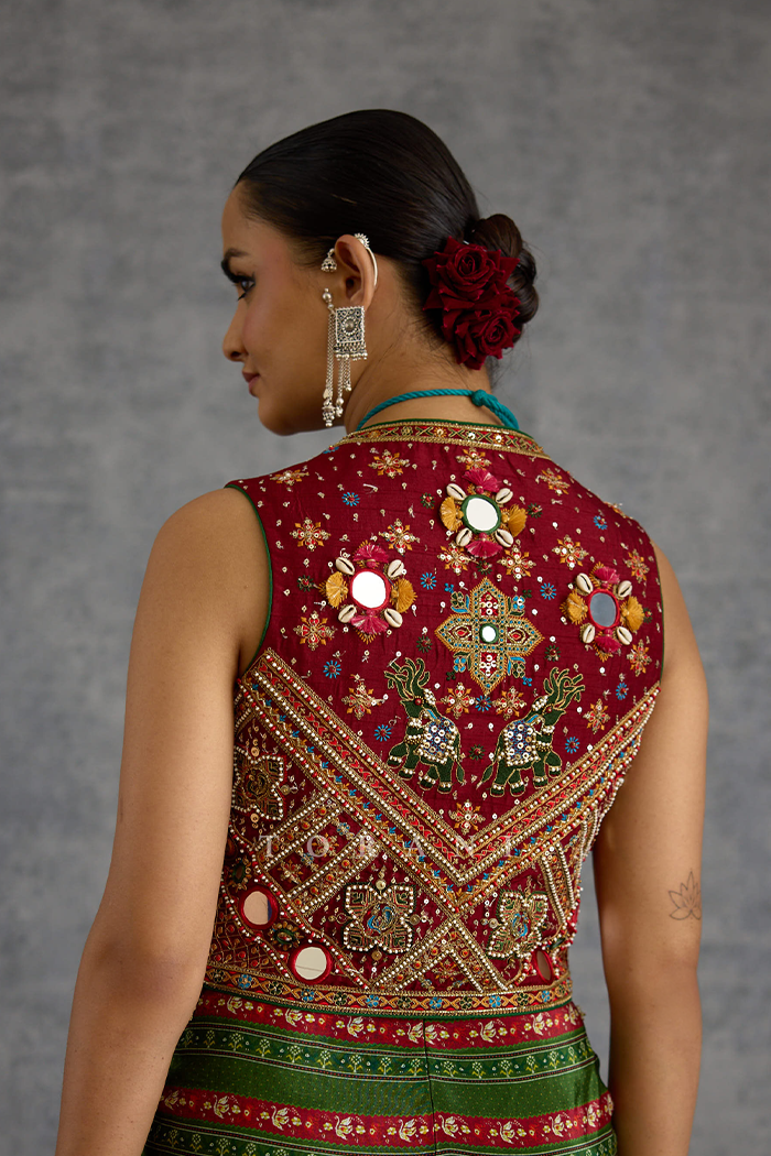 Harit Zamreen Raktangi Jacket Set