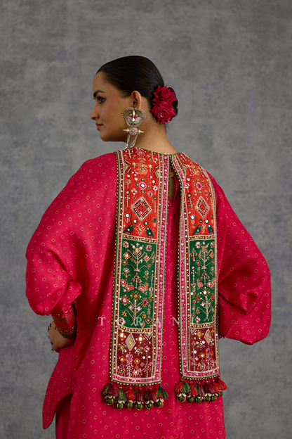 Surkhi Nazil Dhoti Set