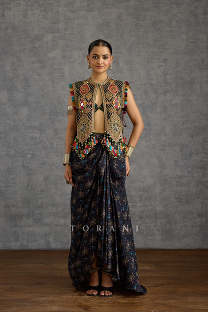 Virasa Nakshara Cape Set