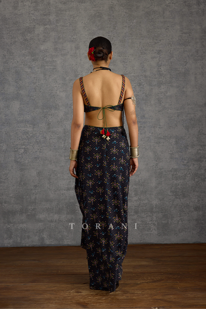 Virasa Nakshara Cape Set