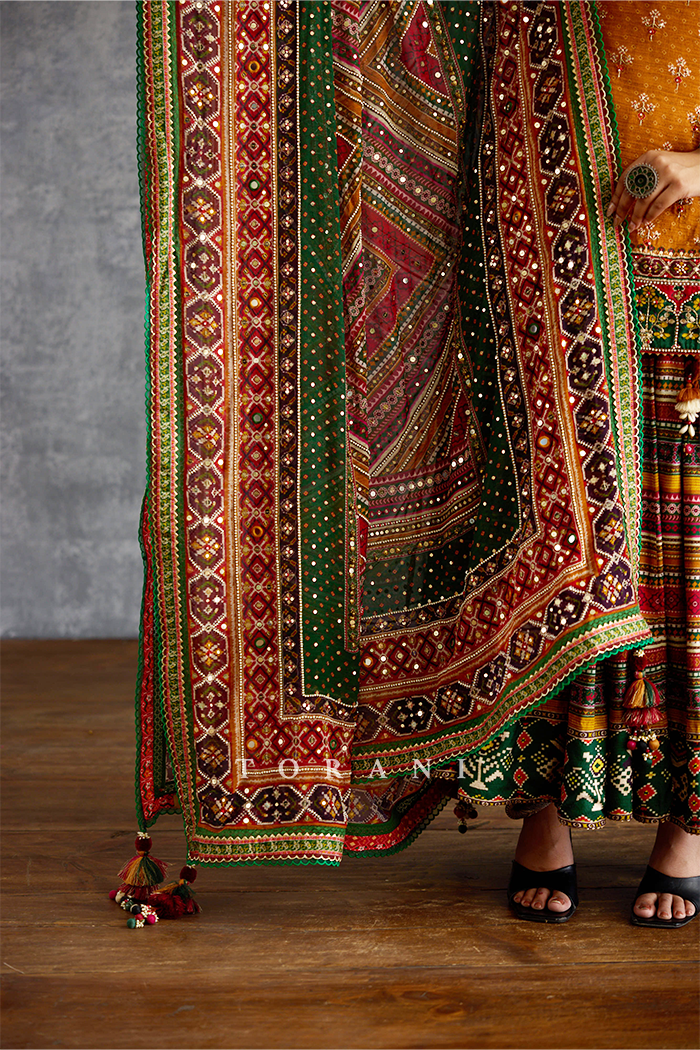 Kanak Ragili Skirt Set