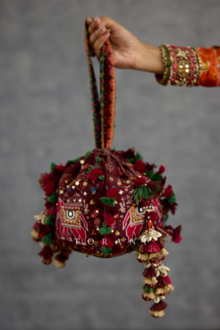 Raktika Khizr Potli