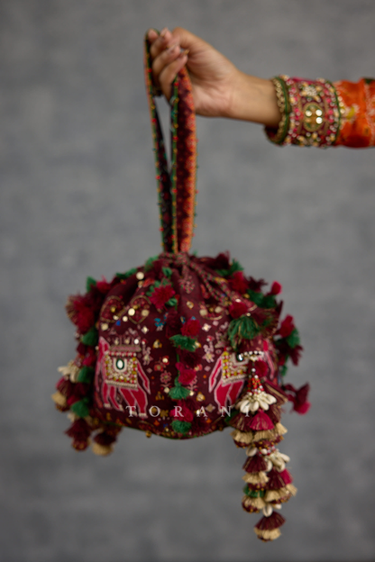 Raktika Khizr Potli
