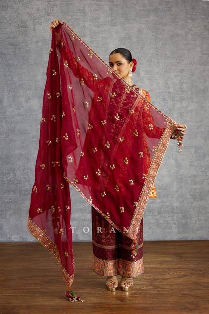 Sunehra Farishti Kurta Set