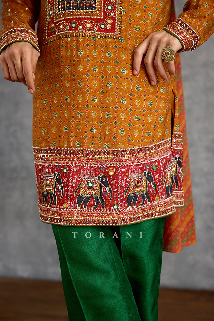 Kanak Parvaaz Kurta Set