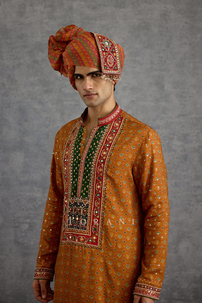 Kanak Parvaaz Kurta Set