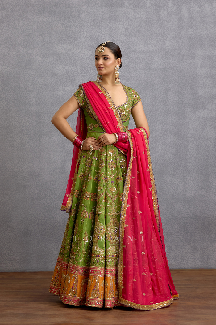 Dilkash Naureen Odhni