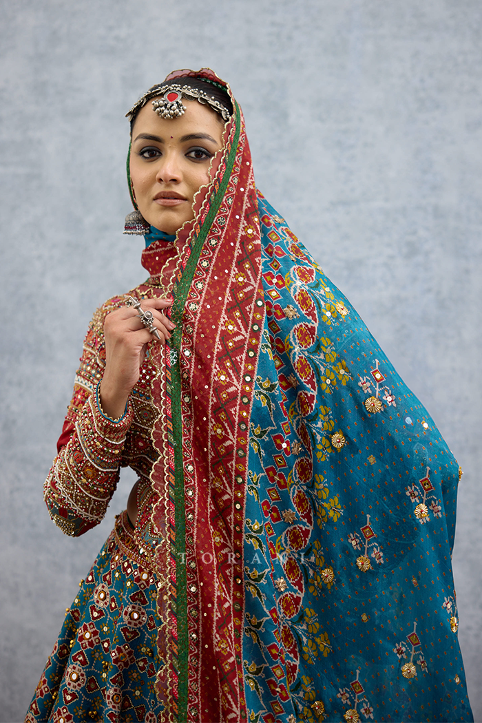 Kanak Varnaabha Lehenga Set