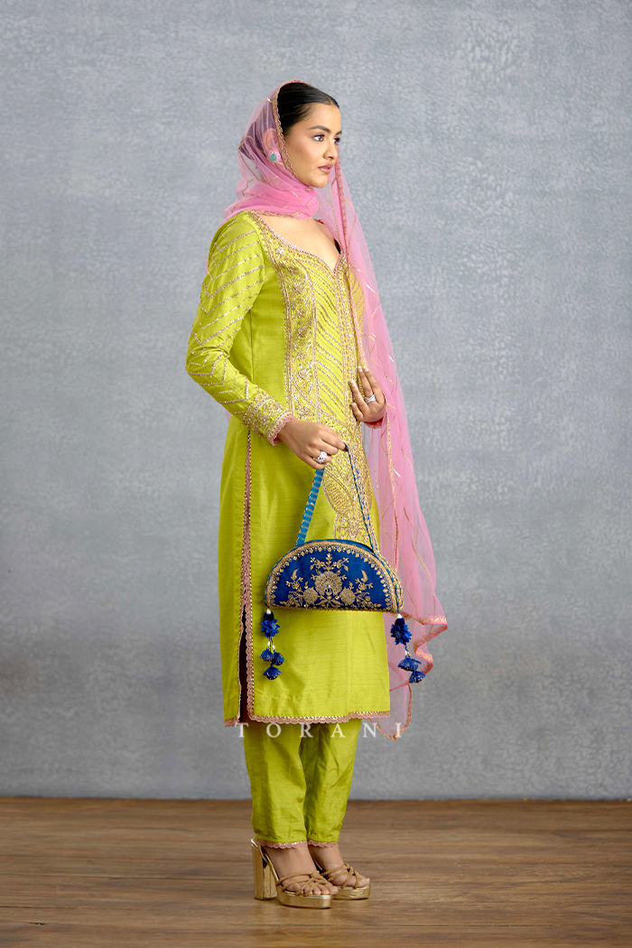 Neelat Razi Batwa