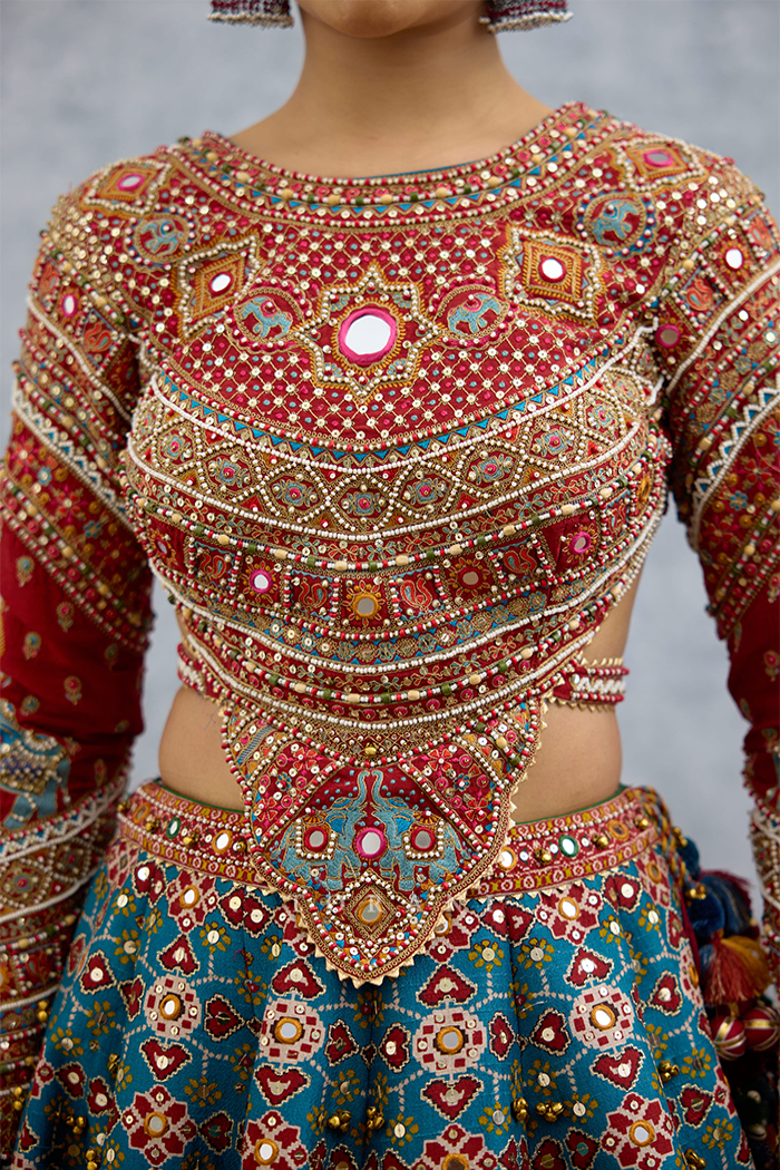 Kanak Varnaabha Lehenga Set