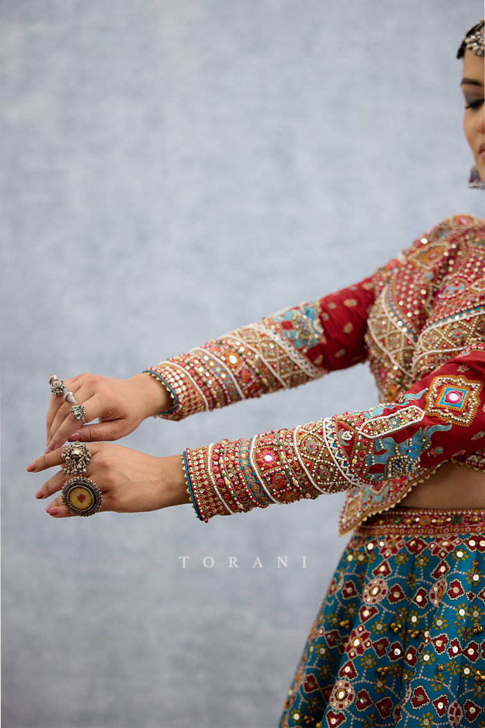 Kanak Varnaabha Lehenga Set
