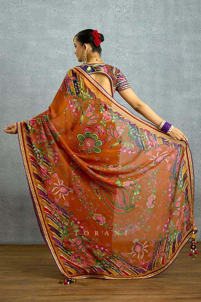 Komudika Sandhya Saree