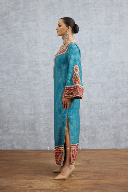Varnaabha Rajuka Kaftan