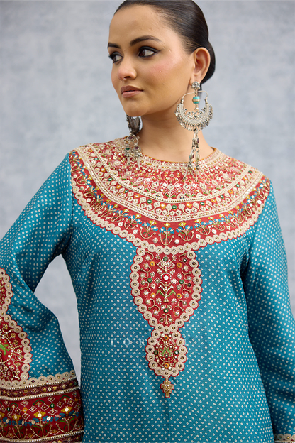 Varnaabha Rajuka Kaftan