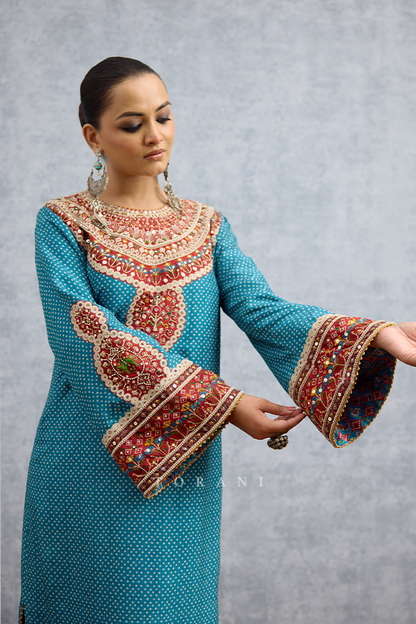 Varnaabha Rajuka Kaftan