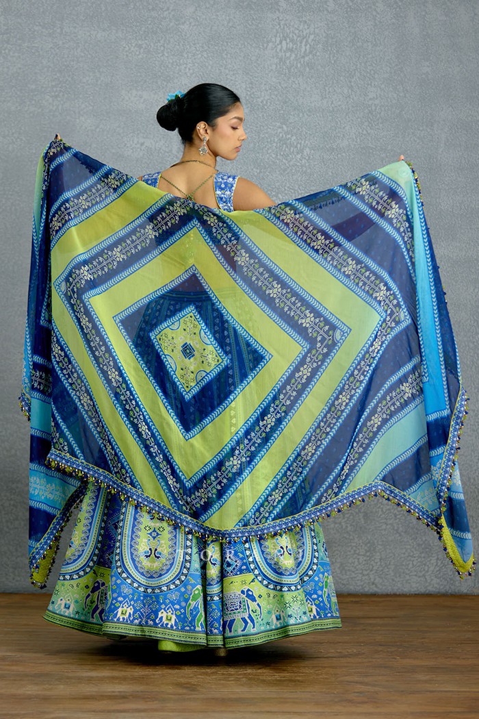 Varnaabha Ranjini Odhni