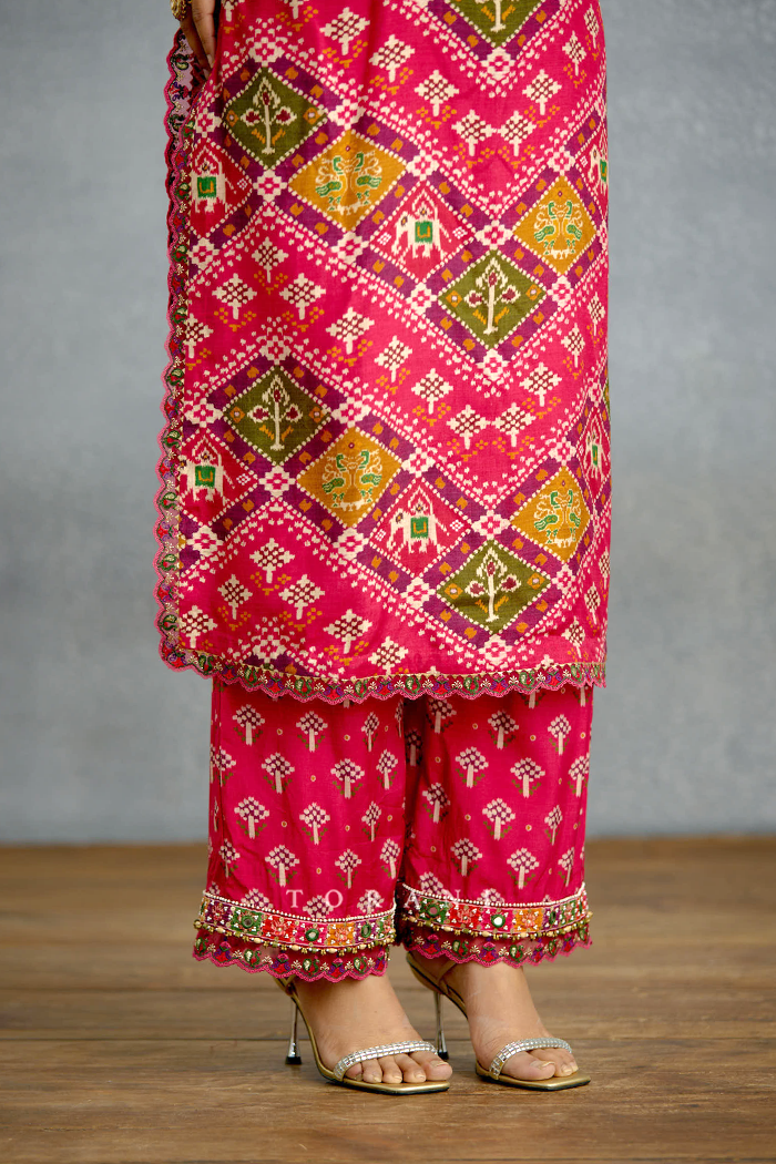 Raktangi Patola Kurta Set