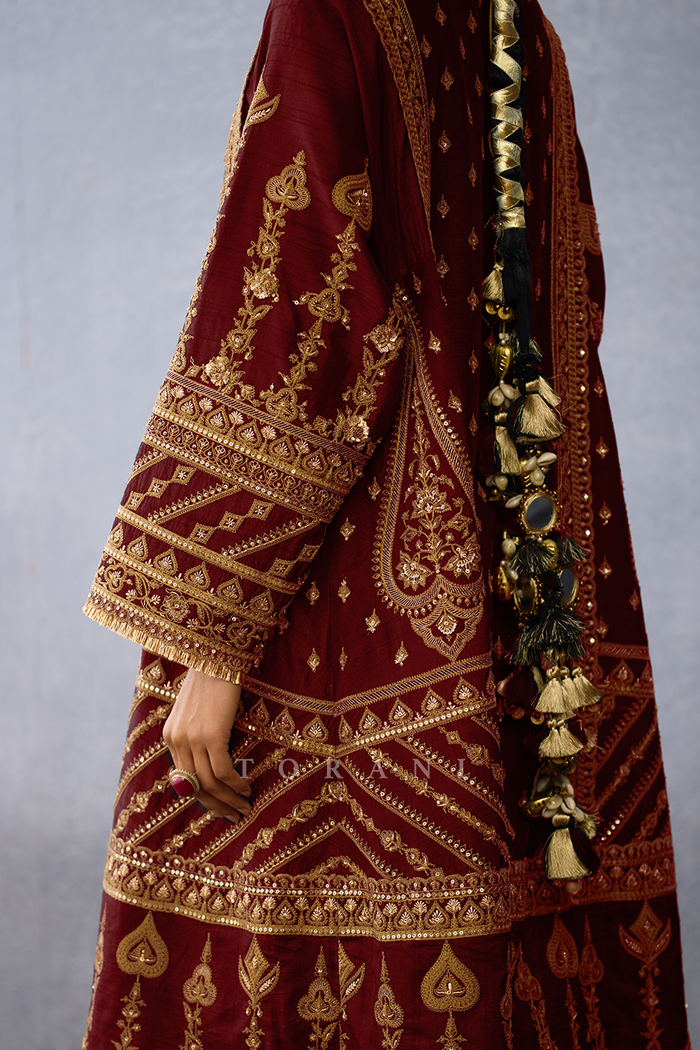 Deepika Padukone In Our Surkh Leela Abho and Jama