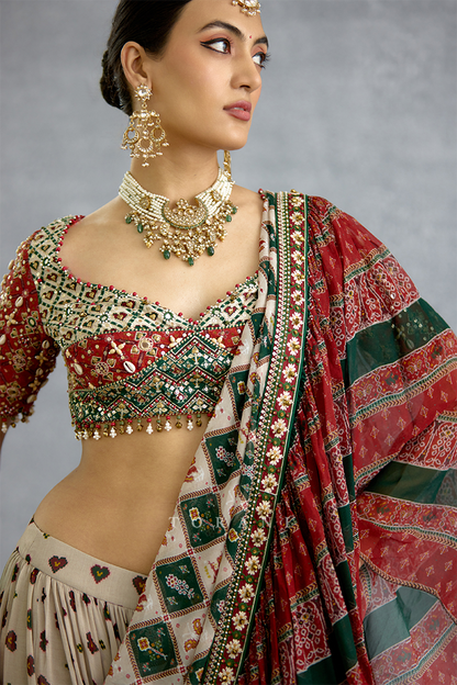 Surkhi Rangili Eshna Saree