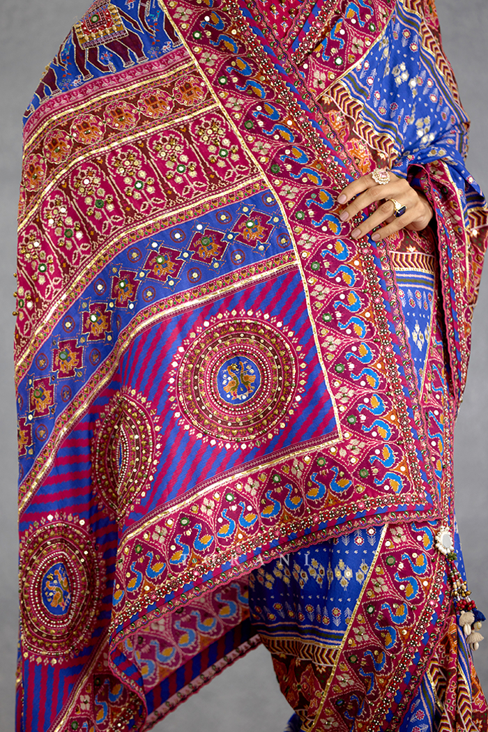 Niladri Gul Ena Saree