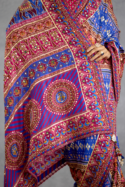 Niladri Gul Ena Saree