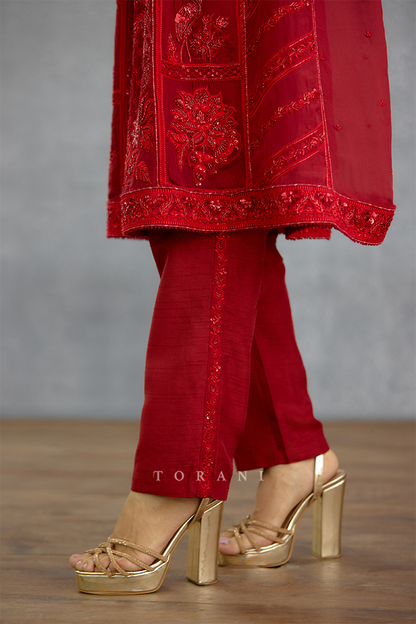 Surkh Samrina Kurta Set