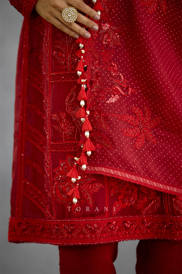 Surkh Samrina Kurta Set