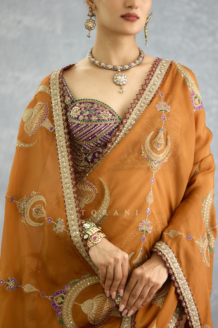 Nuraan Rangsaaz Omaira Saree Set