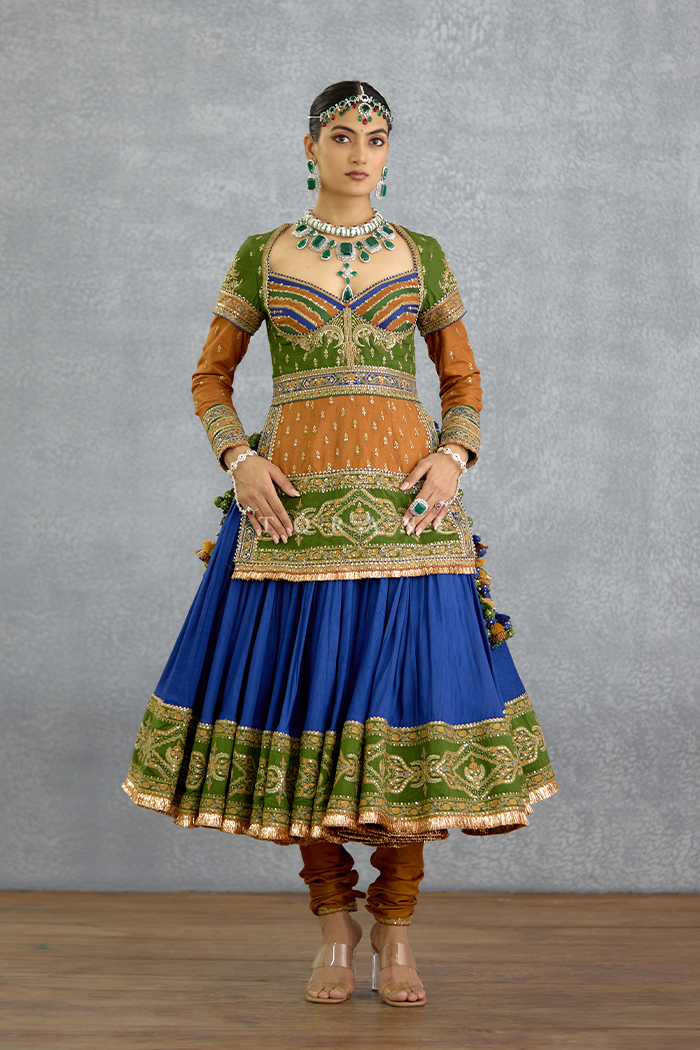 Hemrang Azraa Lehenga Set