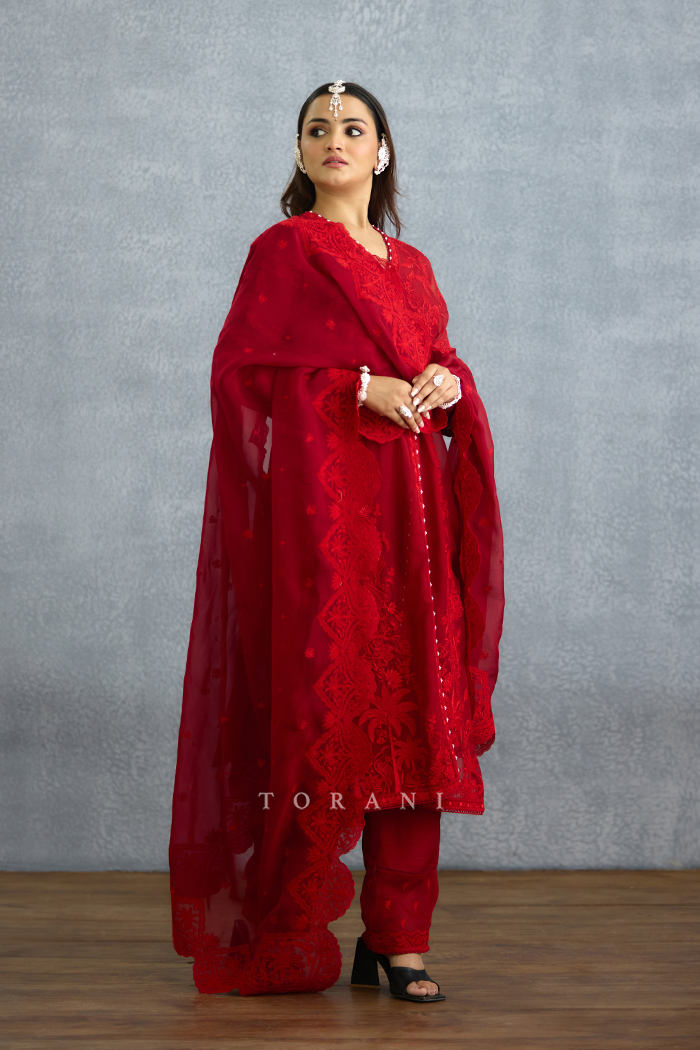 Surkh Udita Kurta Set