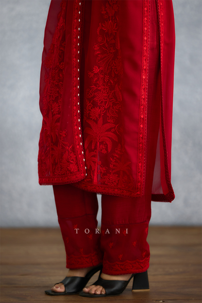 Surkh Udita Kurta Set