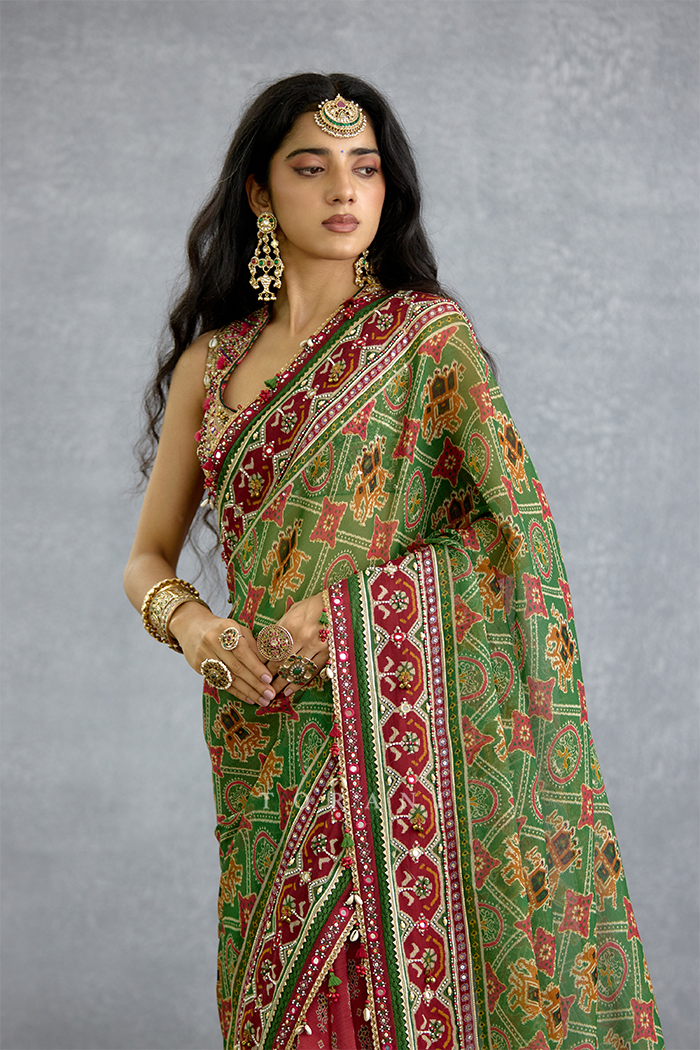 Trinaja Surkhi Ameesha Saree