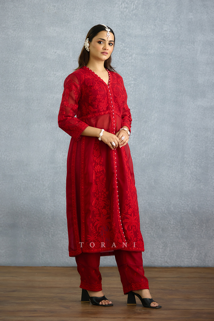 Surkh Udita Kurta Set