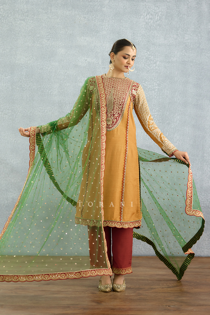 Rangnoor Izra Kurta Set