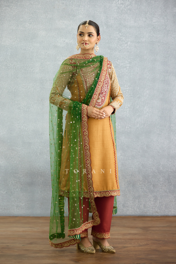Rangnoor Izra Kurta Set