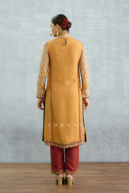 Rangnoor Izra Kurta Set