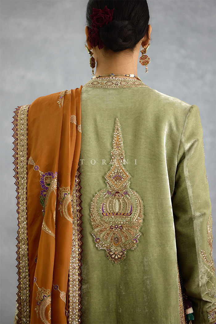 Nuraan Rangsaaz Omaira Saree Set