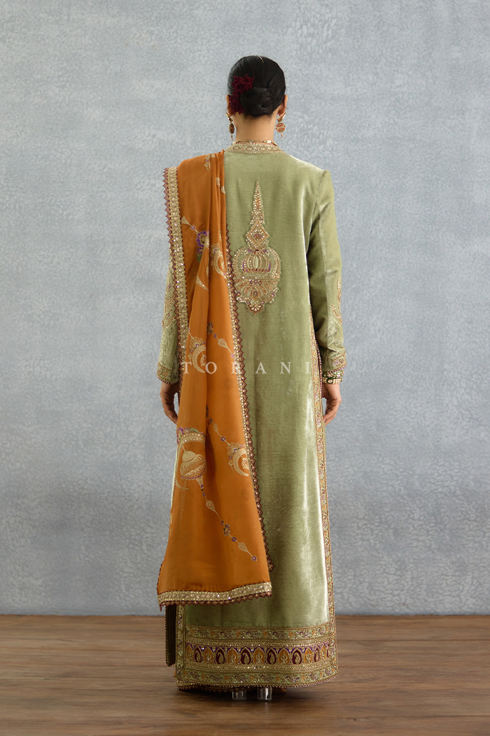 Nuraan Rangsaaz Omaira Saree Set