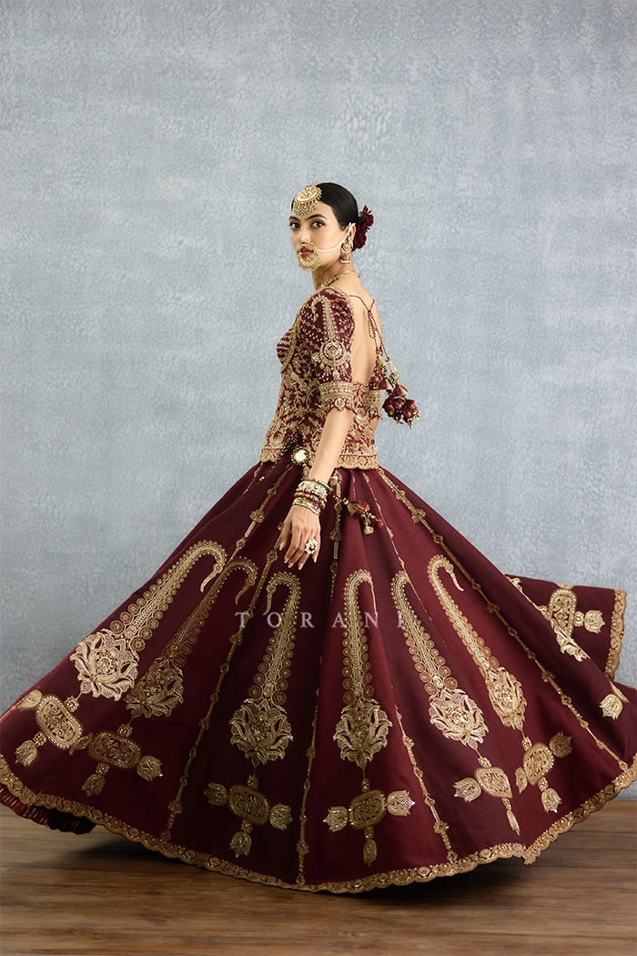 Qarmazi Mazneen Lehenga Set