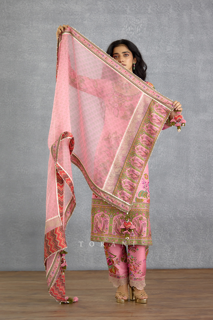 Pankaja Meha Anvita Kurta Set