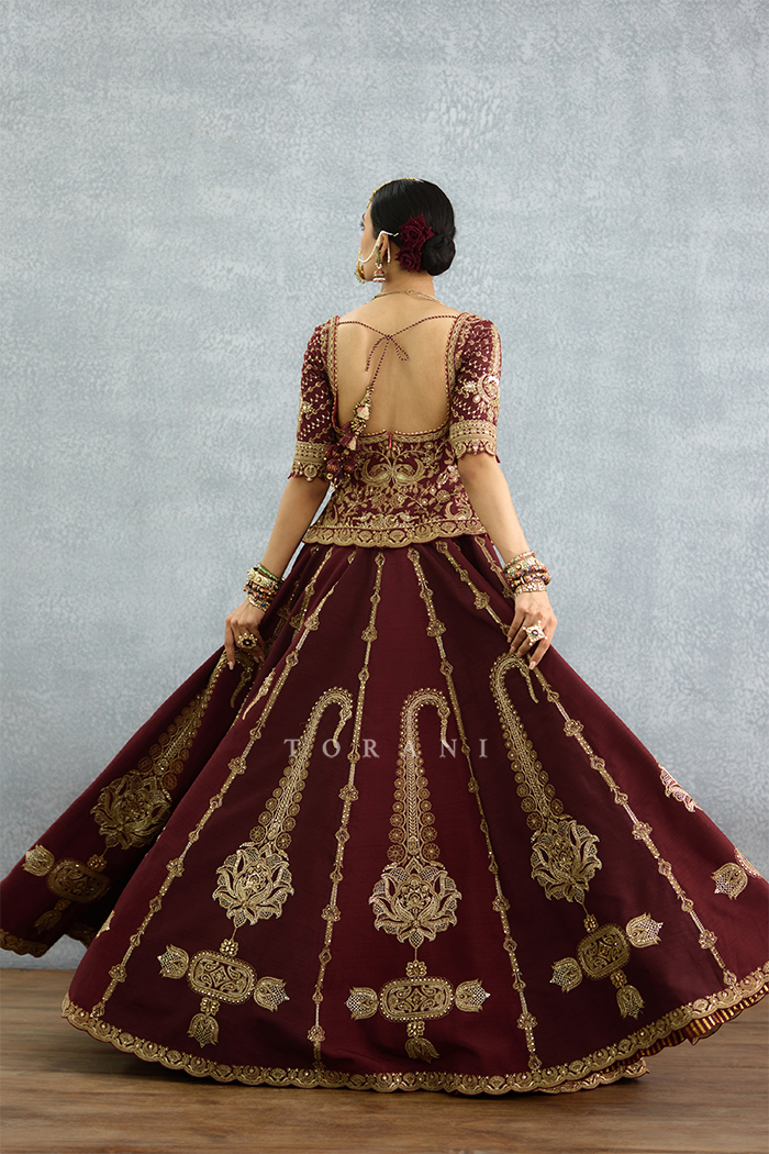 Qarmazi Mazneen Lehenga Set