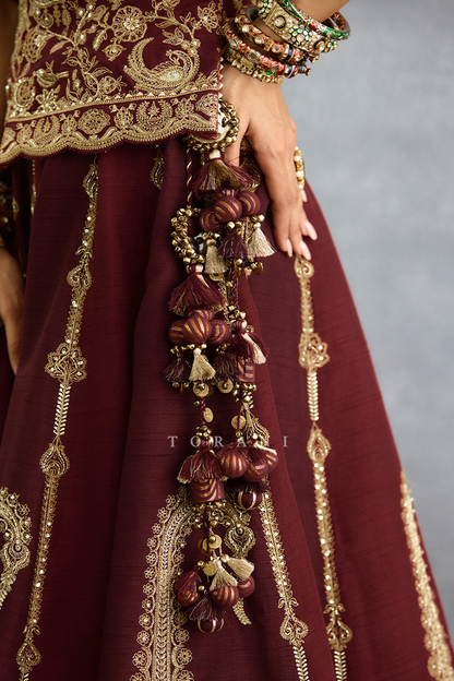 Qarmazi Mazneen Lehenga Set