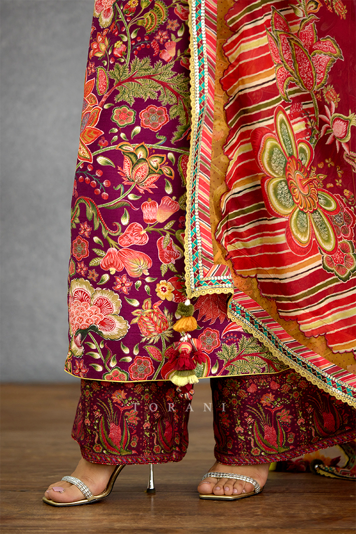 Laalima Writu Tanuja Kurta Set