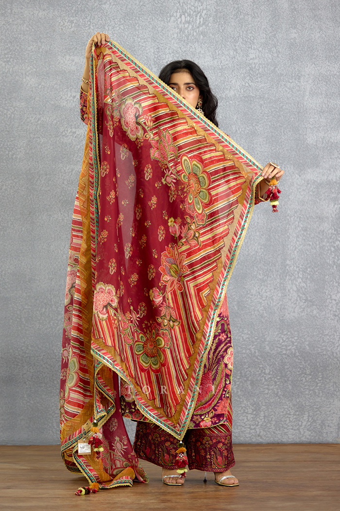 Laalima Writu Tanuja Kurta Set