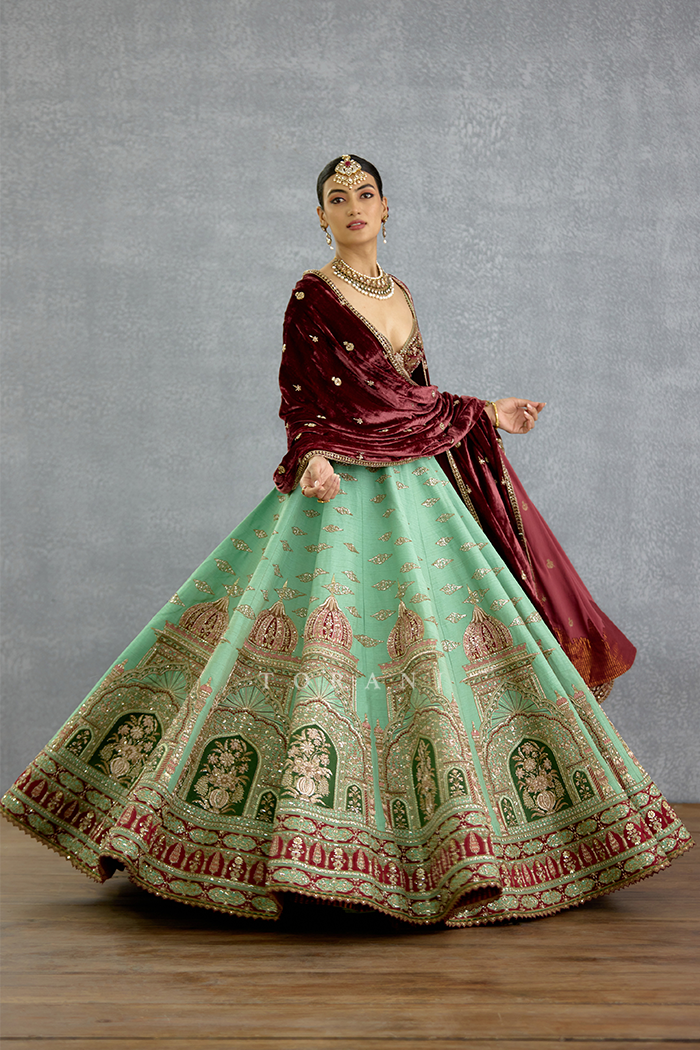 Farishti Nazra Lehenga Set