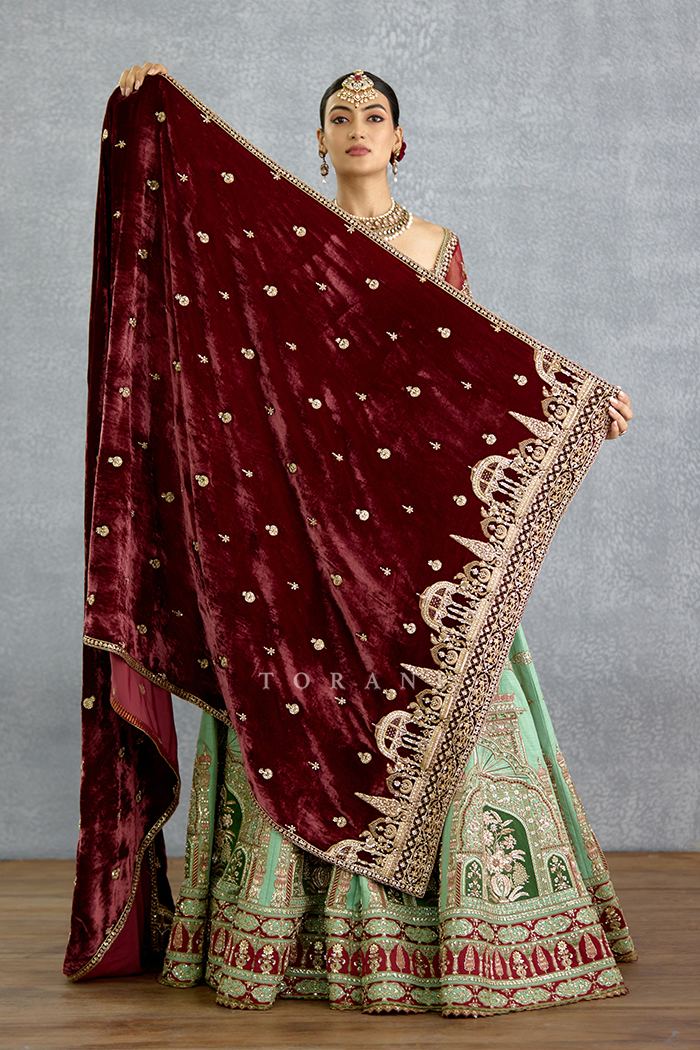 Farishti Nazra Lehenga Set