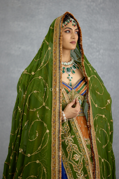 Zunairah Azraa Odhni